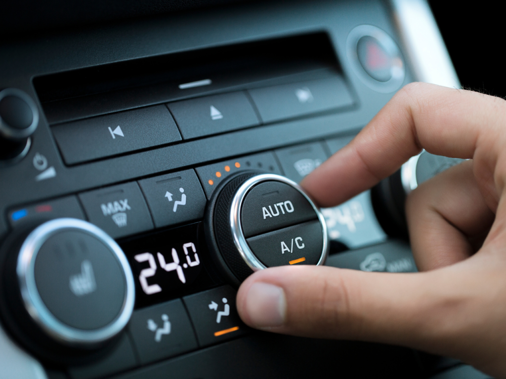 Jedziesz na wakacje? Sprawdź swoje auto w Makurat Serwis 7 klimatyzacja