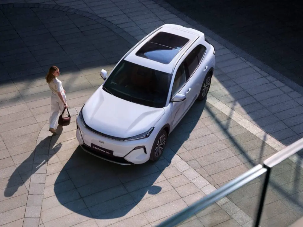 Geely Starray EM-i: Zamówienia otwarte w Geely Makurat Trójmiasto! Nowa Hybryda Plug-In już dostępna 5 GEELY STARRAY EM I PHEV MAKURAT GDANSK RUMIA 1