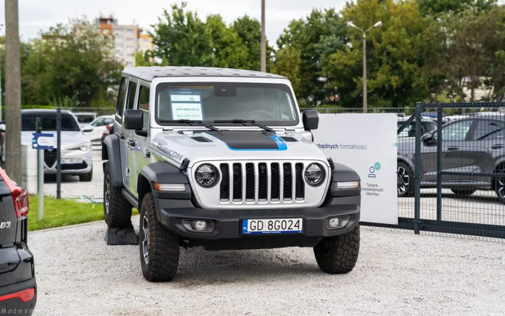 Makurat Auto samochody uzywane plac w Gdansku Zawodnikow 2 00386