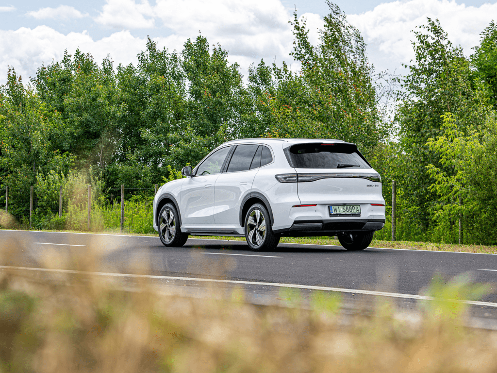 Geely EX5 w przełomowej ofercie - Wynajem długoterminowy od 450 zł netto miesięcznie już dostępny! 7 GEELY EX5 MAKURAT NAJM DLUGOTERMINOWY 450 ZL 4