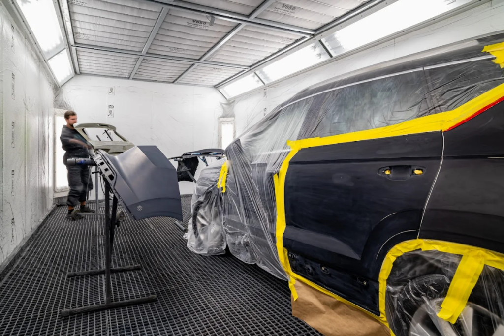 Naprawa powypadkowa w serwisie blacharsko-lakierniczym pod Gdynią – Body & Paint Center Kosakowo
