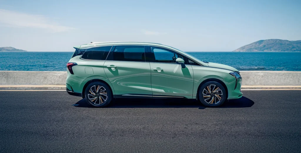 Forthing - nowa siła wśród SUV-ów i minivanów. Styl, funkcjonalność i cena w Makurat Gdańsk 5 utour