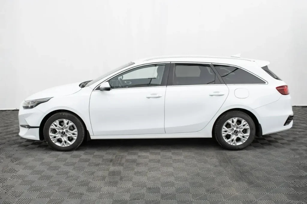 Kia Ceed rocznik 2022 z salonu polskiego
