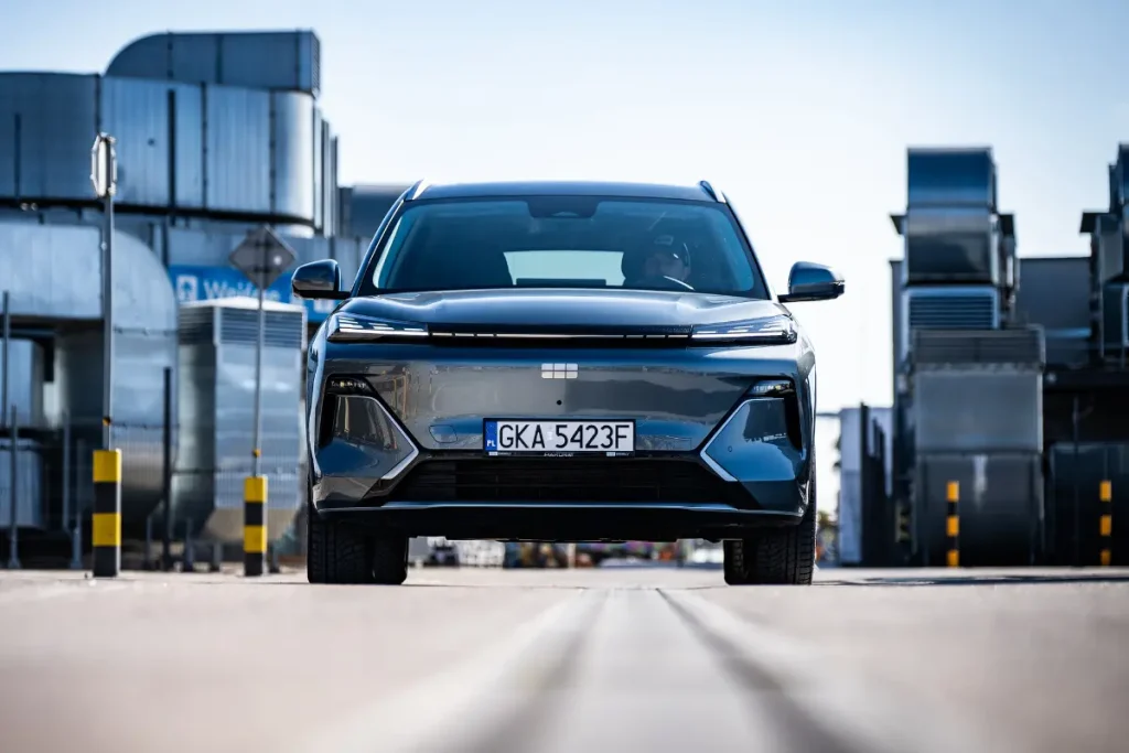 Geely Starray EM-i PRO hybryda plug-in na taxi