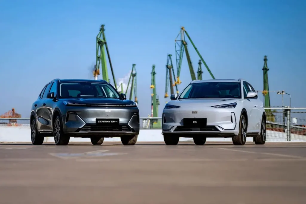 Salon Geely i GAC w Rumi – ekspozycja modeli Geely