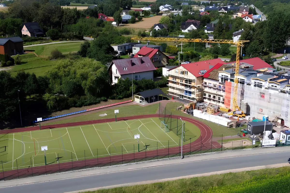 Rozbudowa szkoły w Karczemkach – nowa kondygnacja budynku